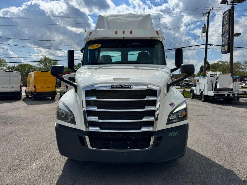 2020 Freightliner Cascadia image 1