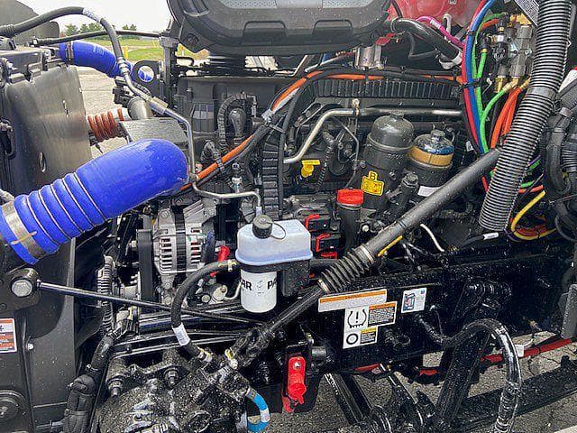 2027 Peterbilt 579 image 9