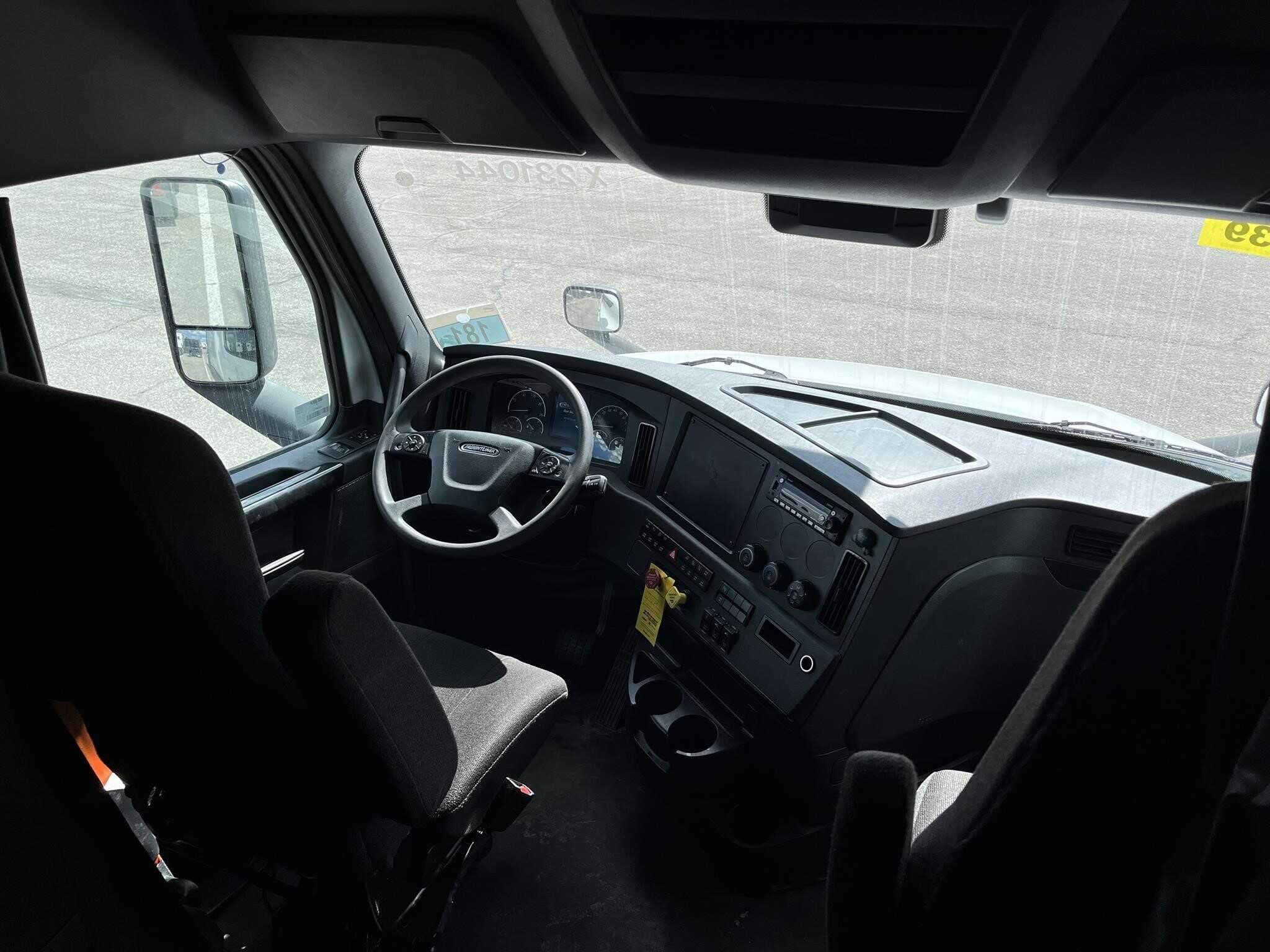 2023 Freightliner Cascadia 126 image 2