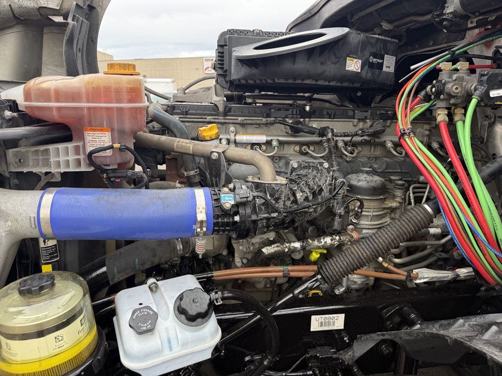 Used 2024 FREIGHTLINER PT126064ST image 26