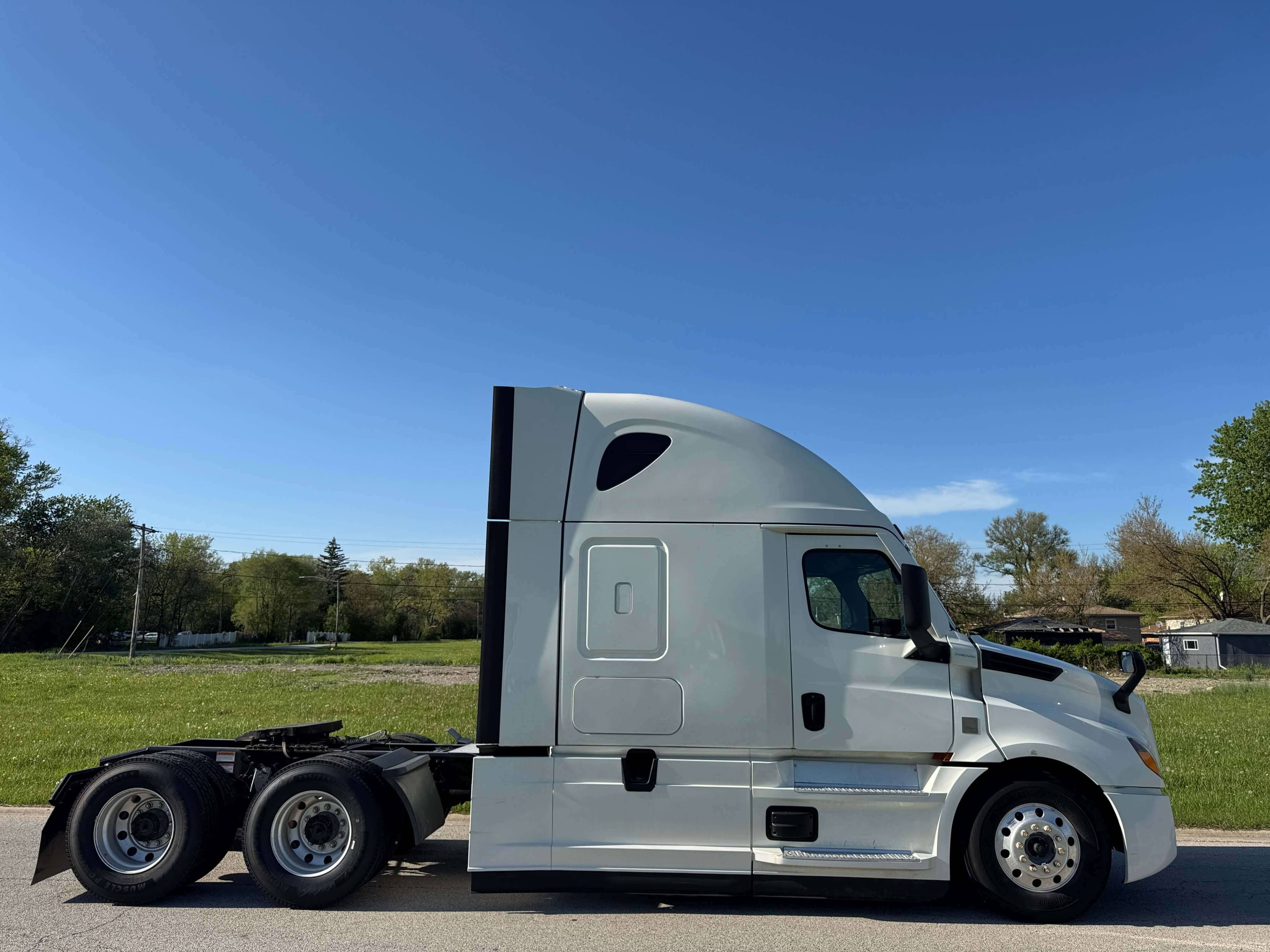 2023 Freightliner Cascadia 126 image 4