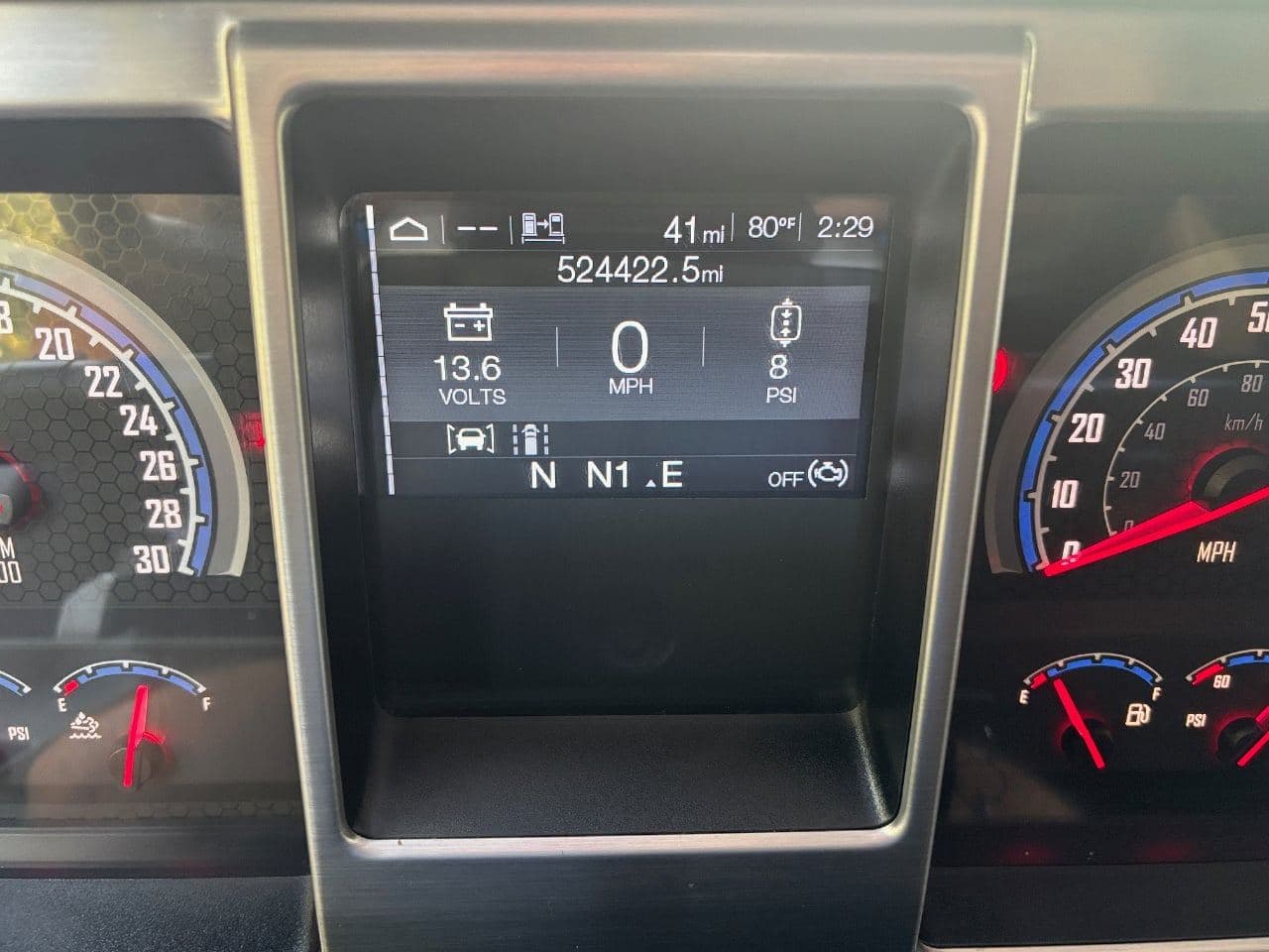 2019 Mack Anthem image 16