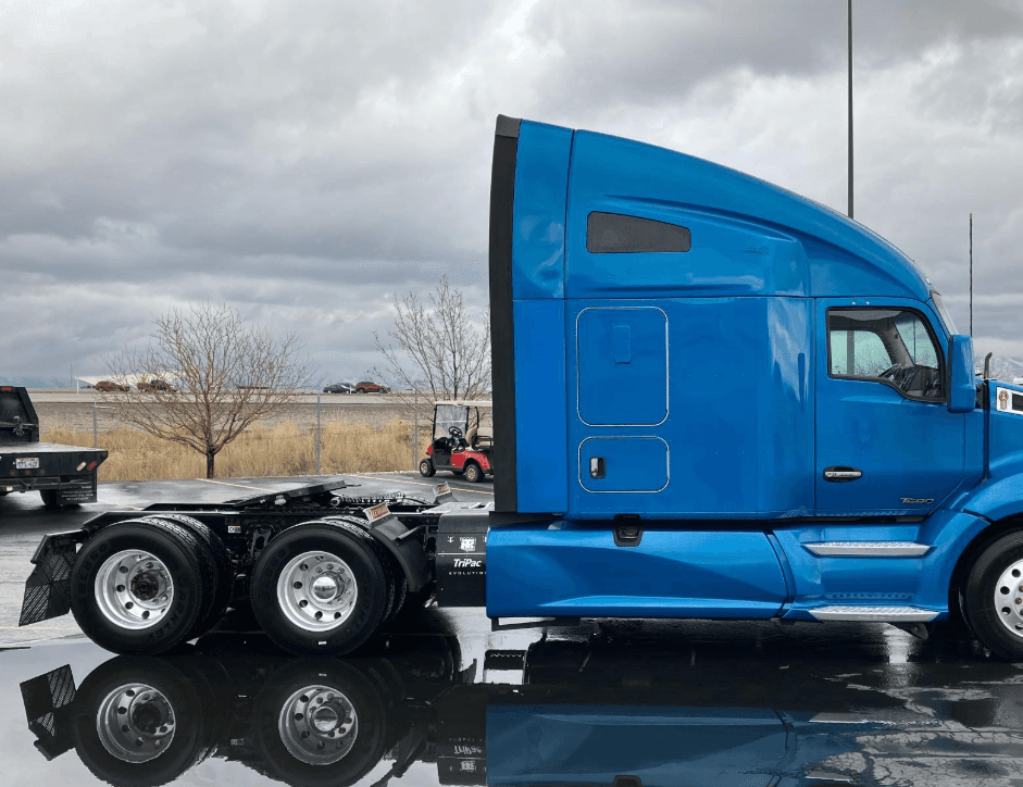 2020 Kenworth T680 image 2