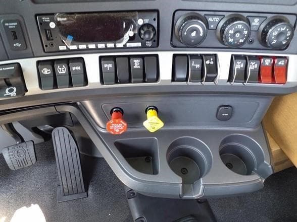 2026 Kenworth T880 image 14