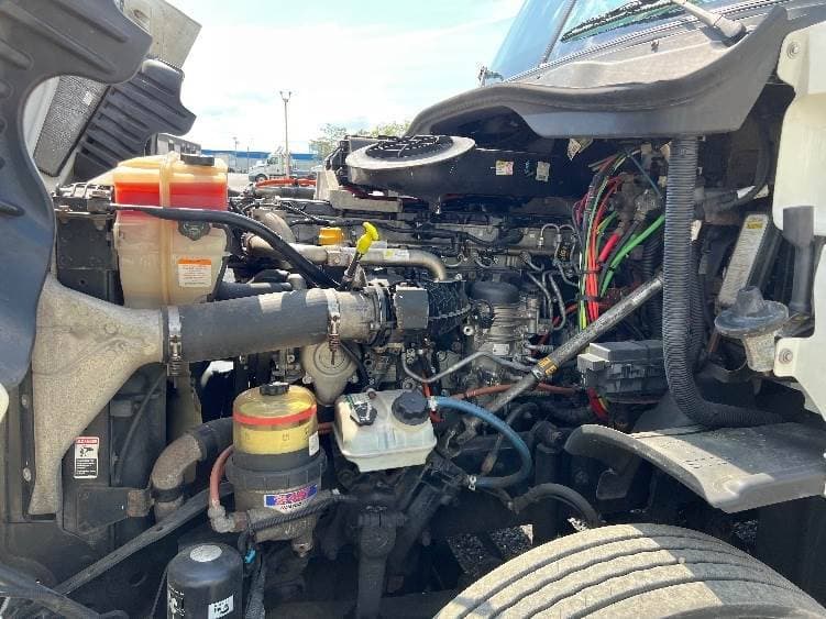 2018 Freightliner Cascadia image 4