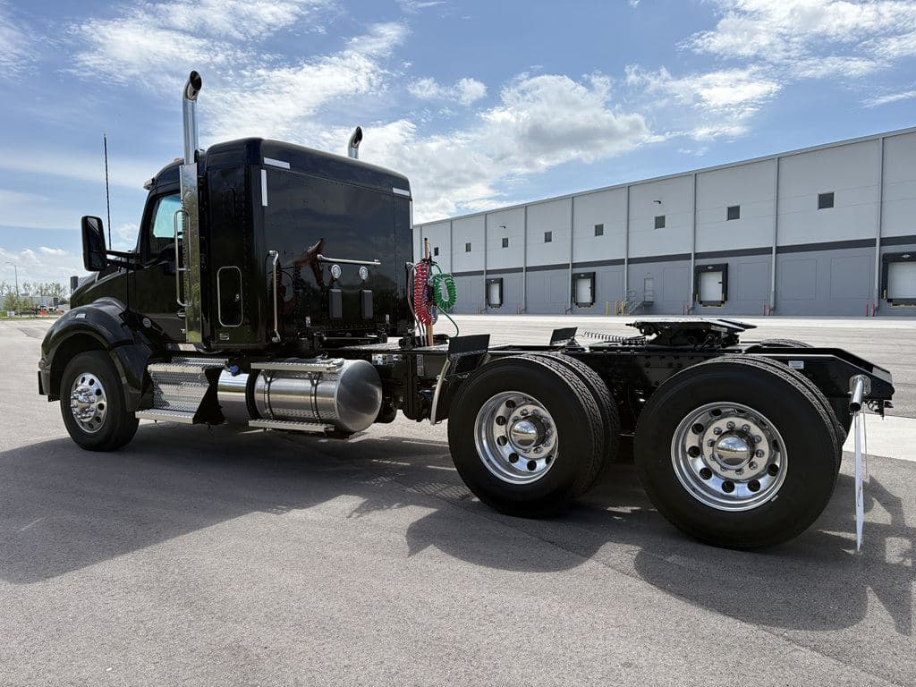 New 2027 KENWORTH T880 image 9
