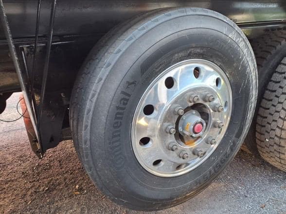 2025 Kenworth T880 image 12