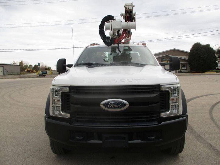 2017 Ford F-550 BUCKET TRUCK 92K MILES image 8