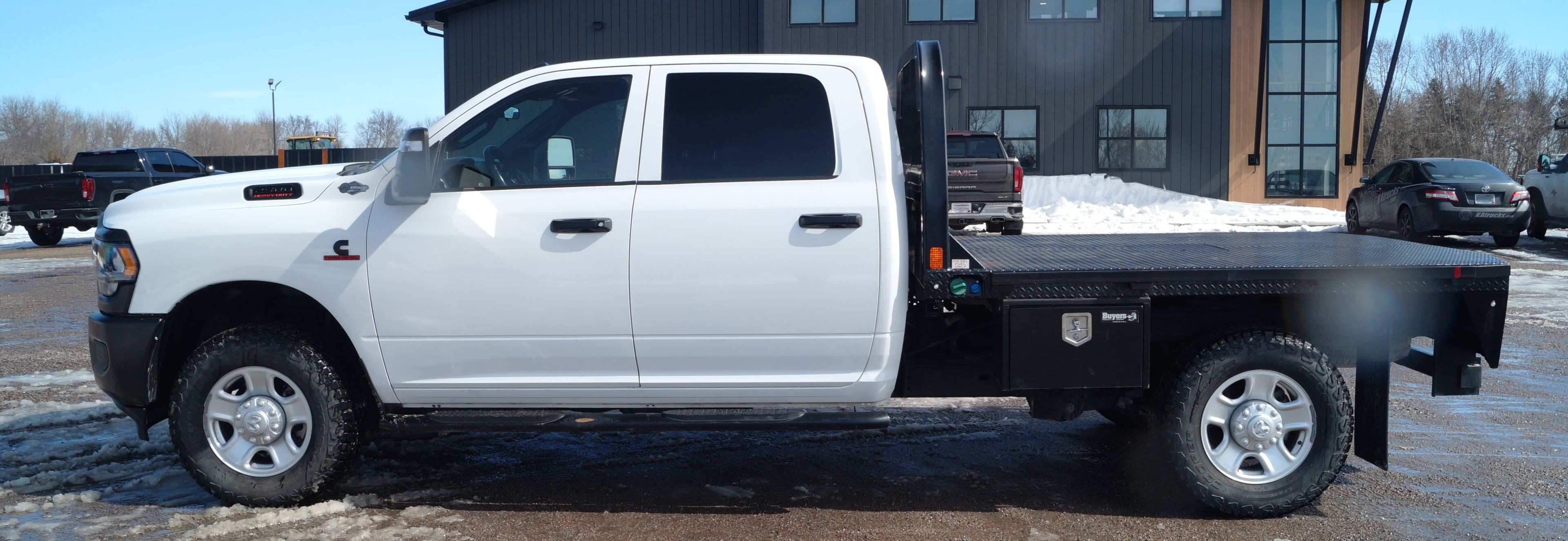 2023 RAM 2500 Tradesman - 8ft Flatbed - 4WD 6.7L I6 Cummins image 8