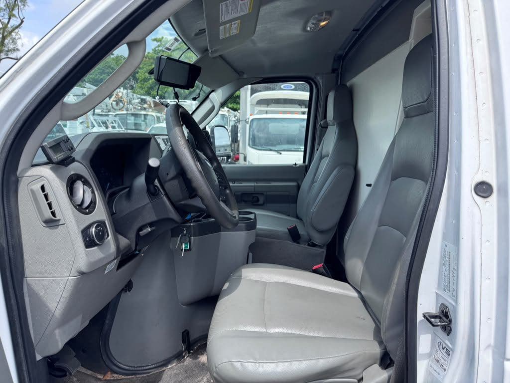 2024 Ford E350 Cutaway image 14