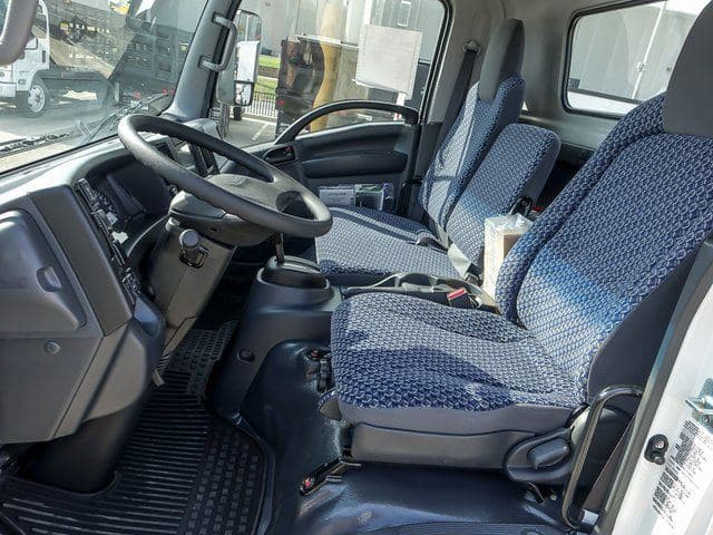 2025 Chevrolet 4500 HG LCF Gas Work Truck 150" Wheelbase Cab Chassis image 9