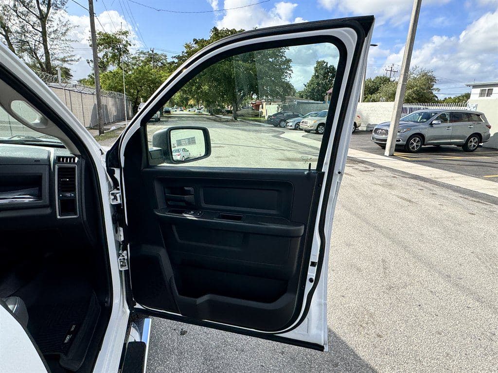 2020 Ram 1500 DS image 30