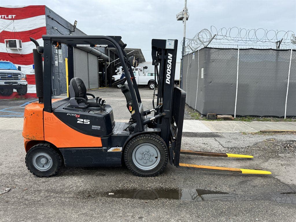 2007 Doosan D25s-5 image 11