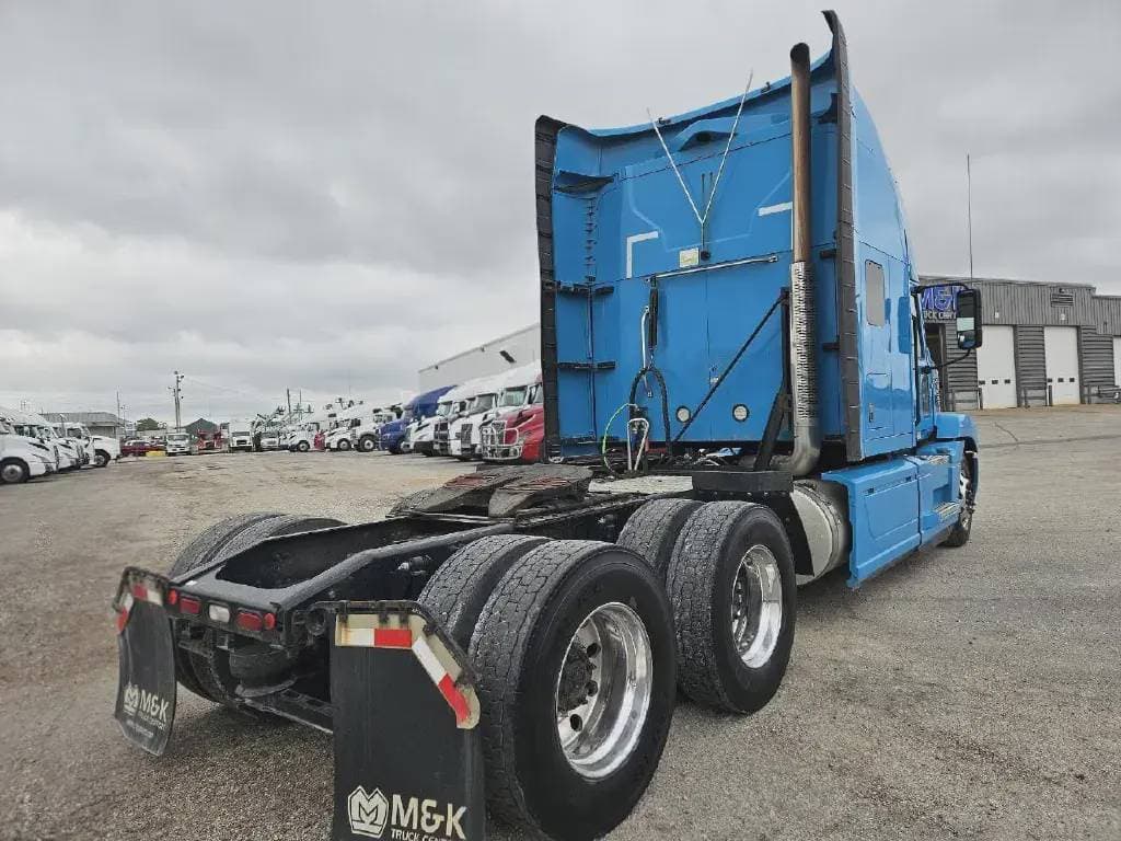 Used 2020 MACK Conventional - Sleeper Truck image 5