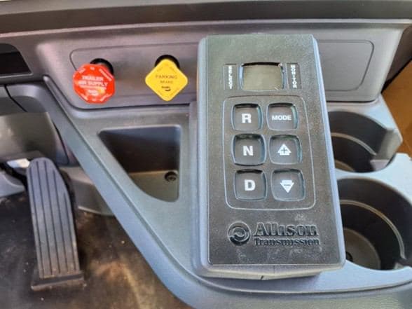 2025 Kenworth T880 image 22