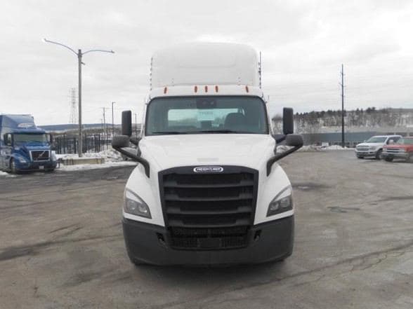 2021 FREIGHTLINER CASCADIA 116 TNF211169 Web image 1