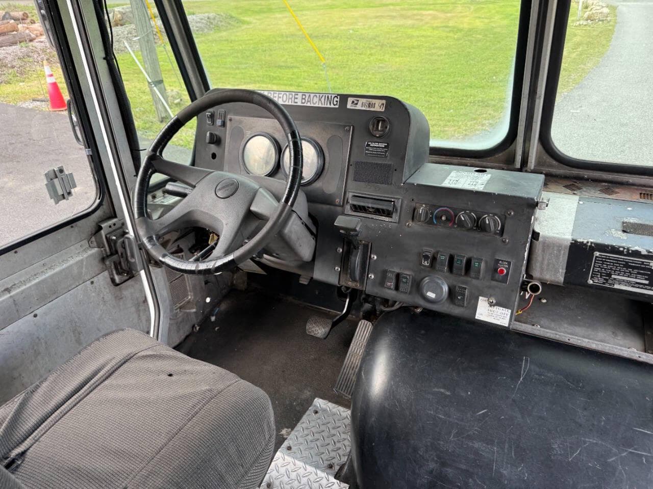 2003 Freightliner MT45 image 22