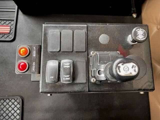 2020 Kenworth T880 image 16