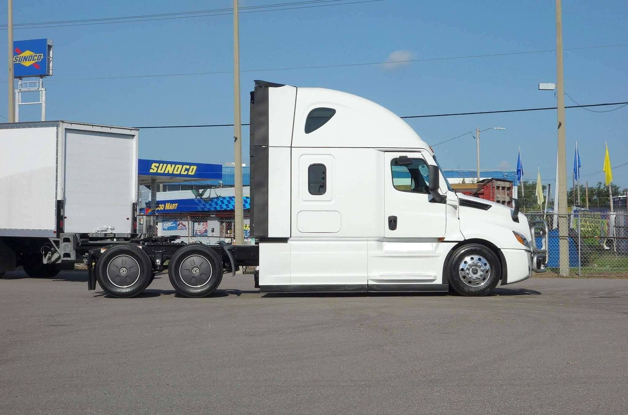 Used 2024 FREIGHTLINER CASCADIA 126 Conventional - Sleeper Truck image 4