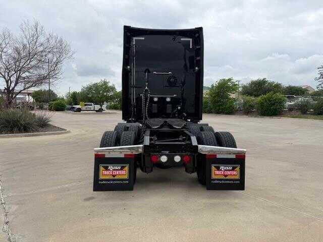 2022 Kenworth T680 image 6
