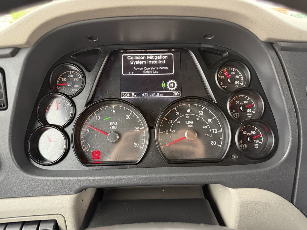 Used 2019 PETERBILT 579 image 3