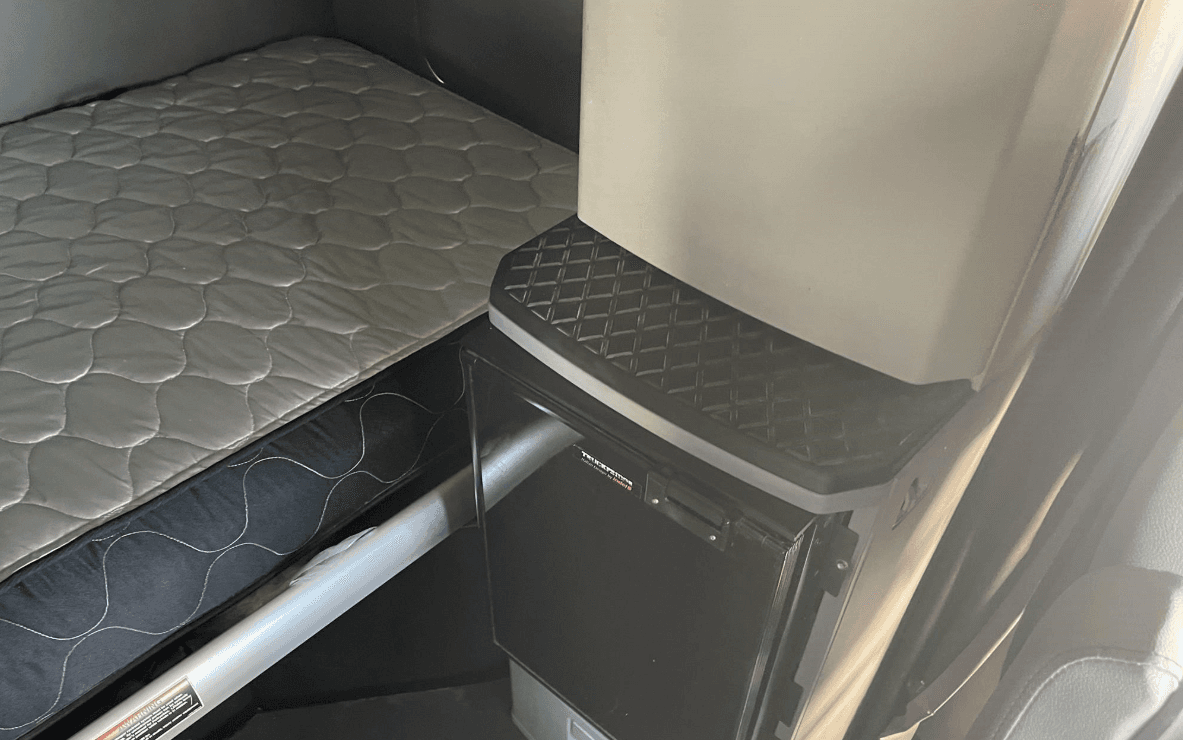 2020 Kenworth T880 image 10