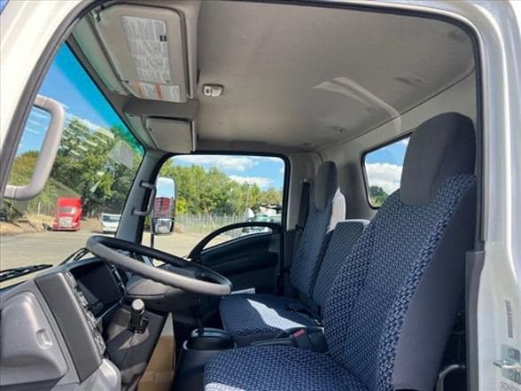 2024 Isuzu NRR image 10