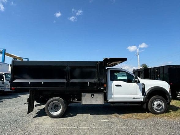 2024 Ford F550 image 3