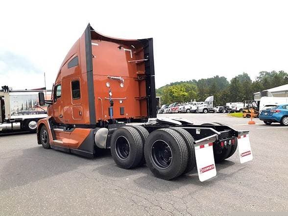 2024 Kenworth T680 image 2