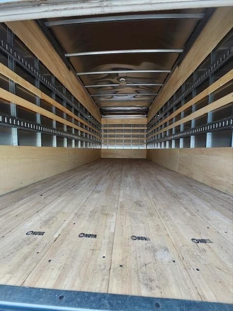 2025 Isuzu NPR image 10