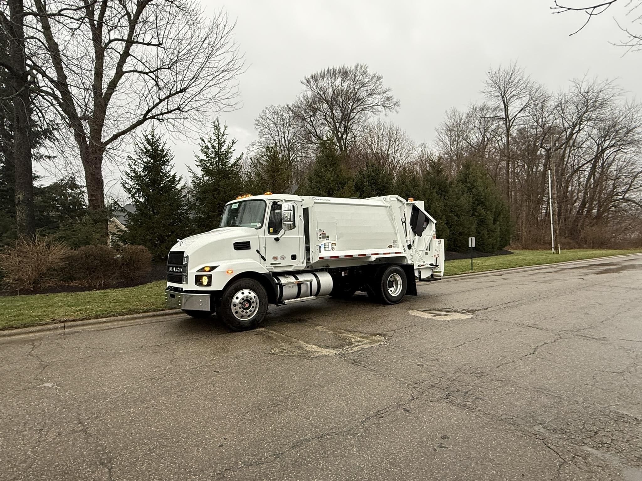 2025 MACK MD6 120090 image 2