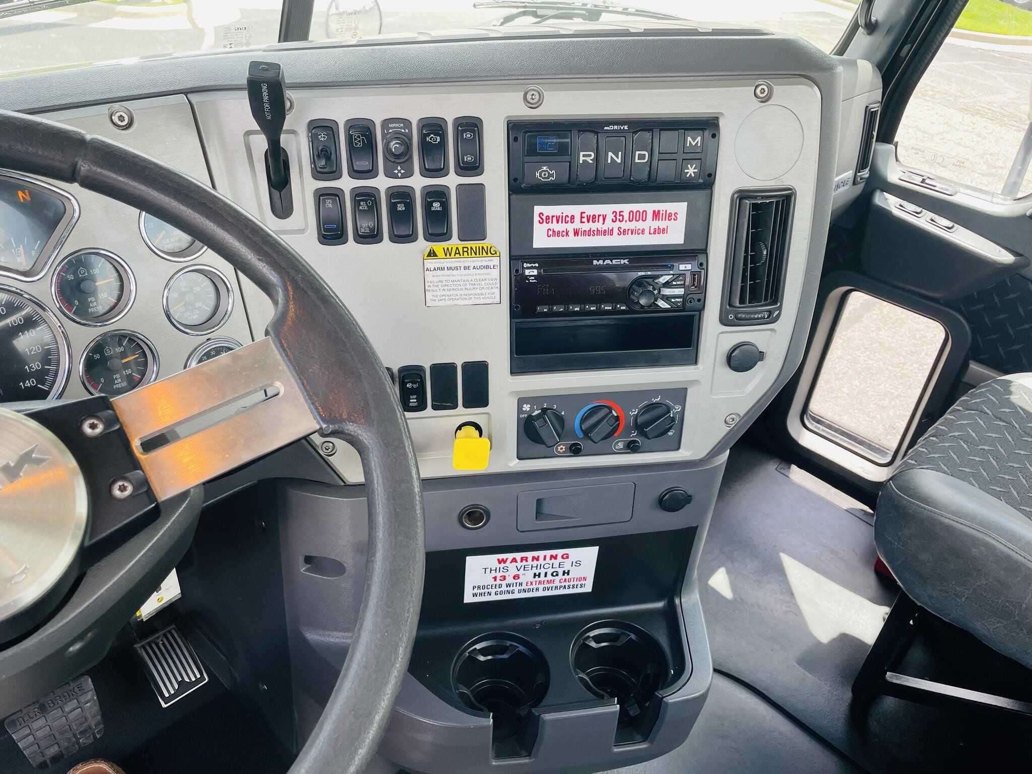 2018 Mack CXU613 Pinnacle image 6