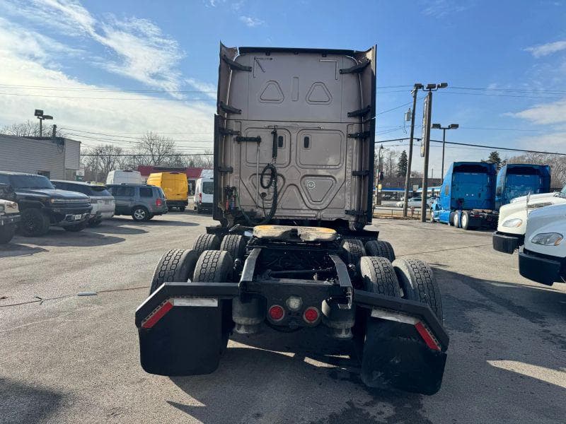 2019 Freightliner Cascadia image 5