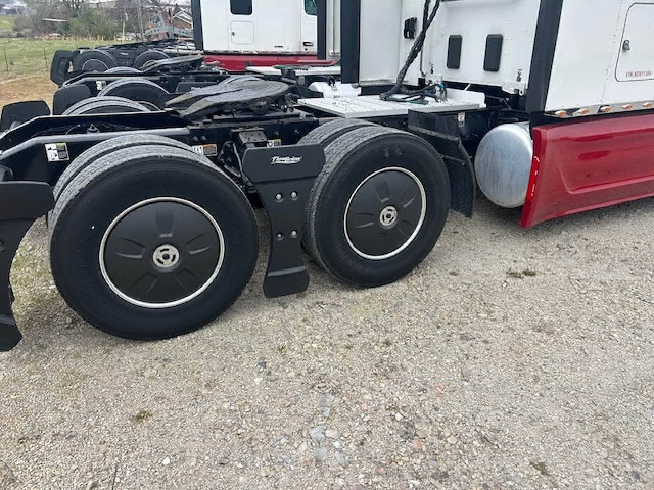 2022 Peterbilt 579 image 9
