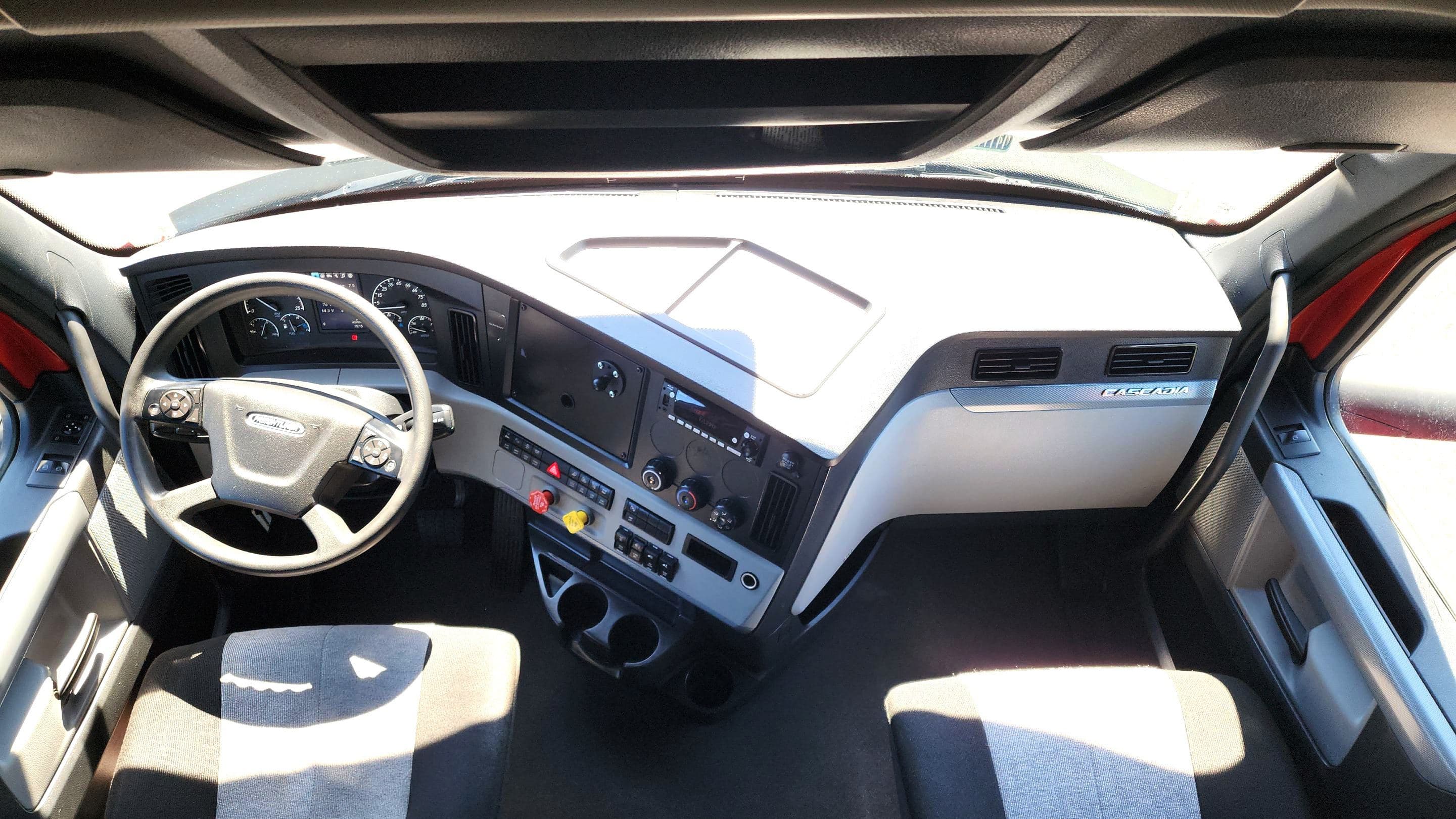 2022 Freightliner Cascadia image 8