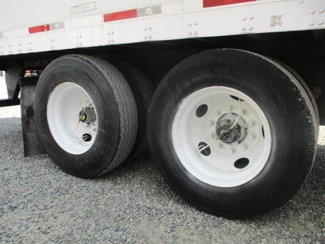2009 UTILITY 3000R 53 ft Reefer Trailer - Sliding Axle, Swing Door, Thermo King image 9