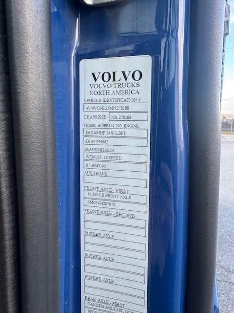 2021 Volvo VNR64T640 image 7