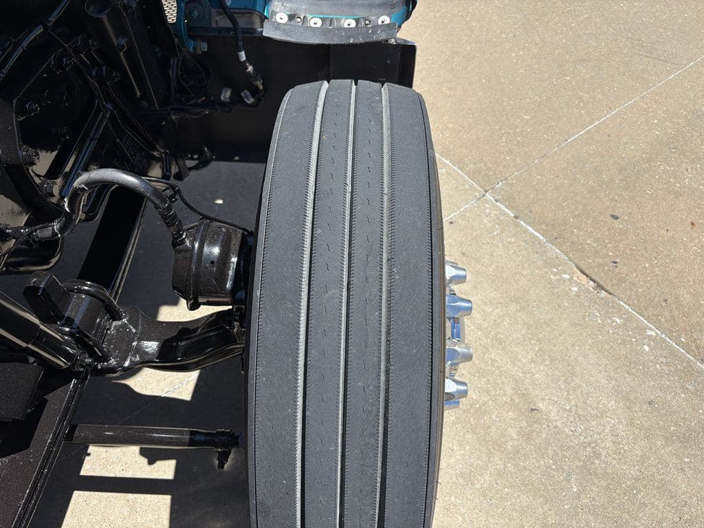 Used 2024 PETERBILT 389 image 16