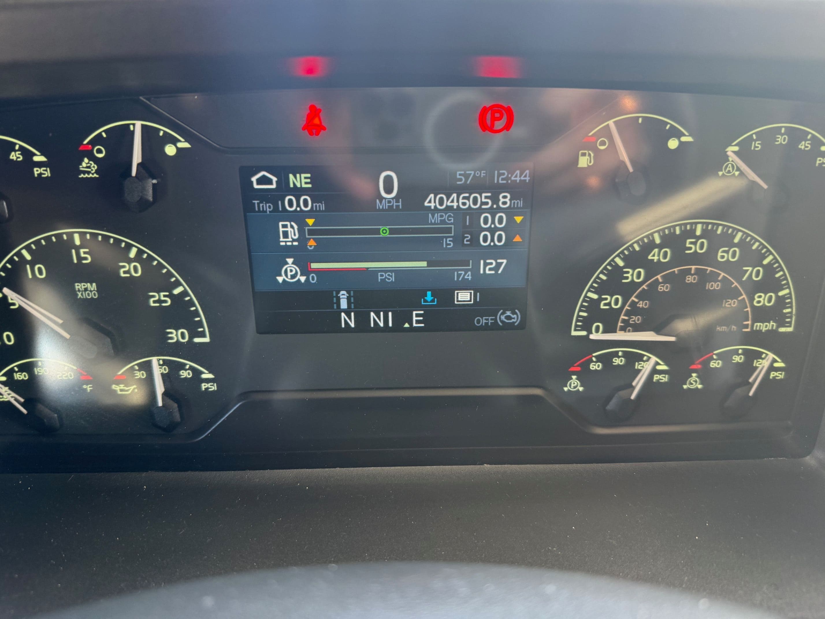 2023 Volvo VNL image 8