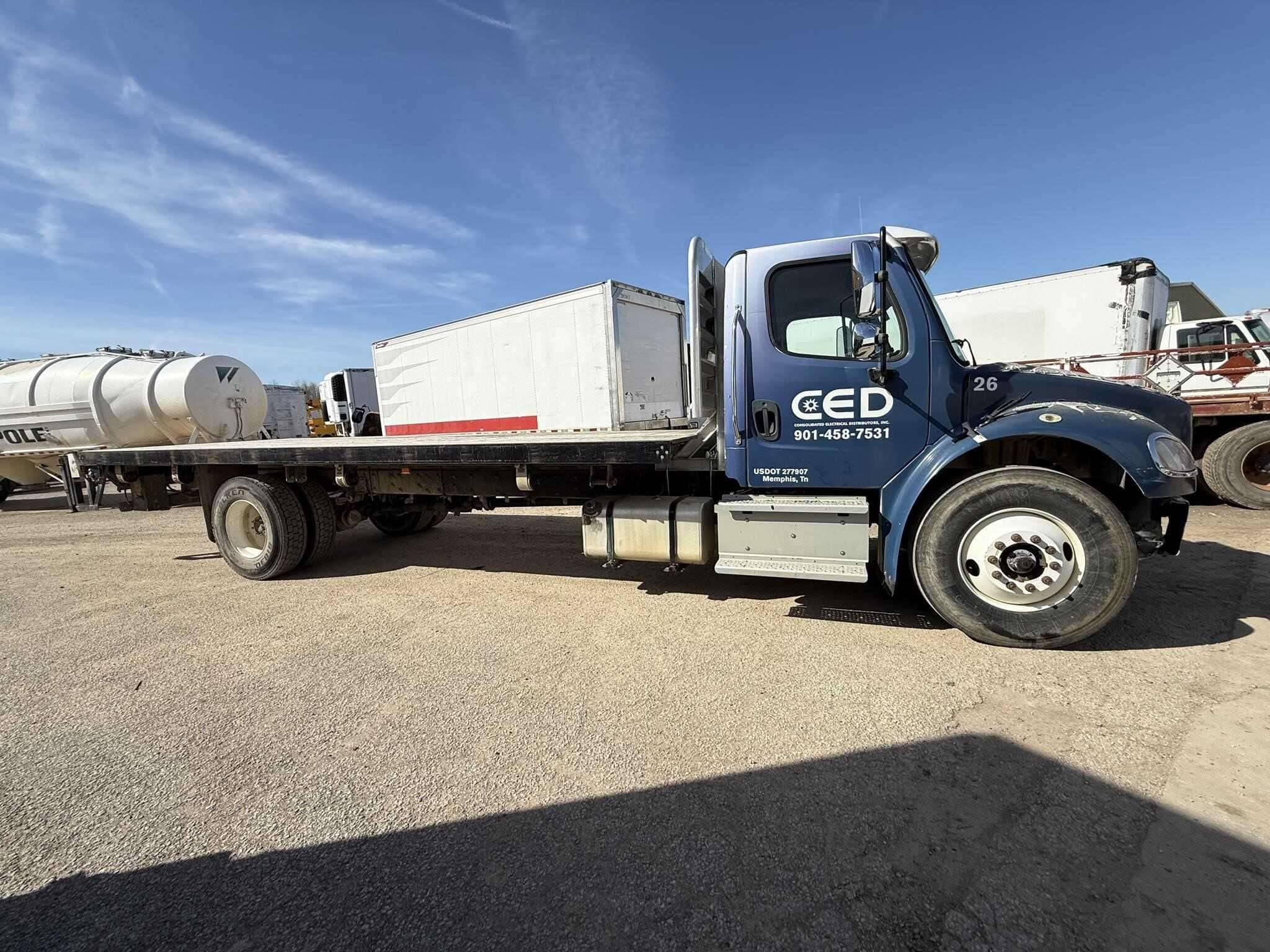 2017 Freightliner M2 image 6