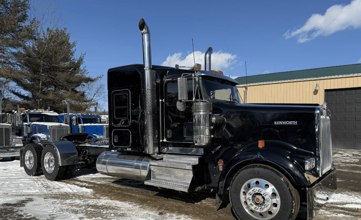 2020 Kenworth W9 Series image 1
