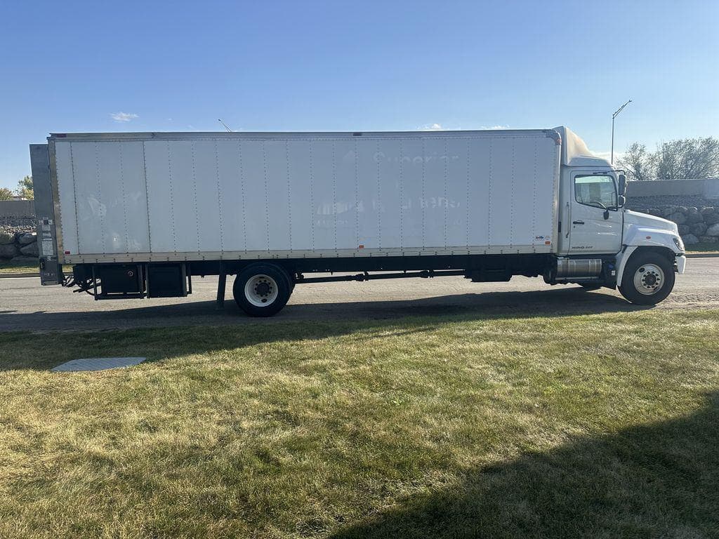 2020 Hino 338 image 6