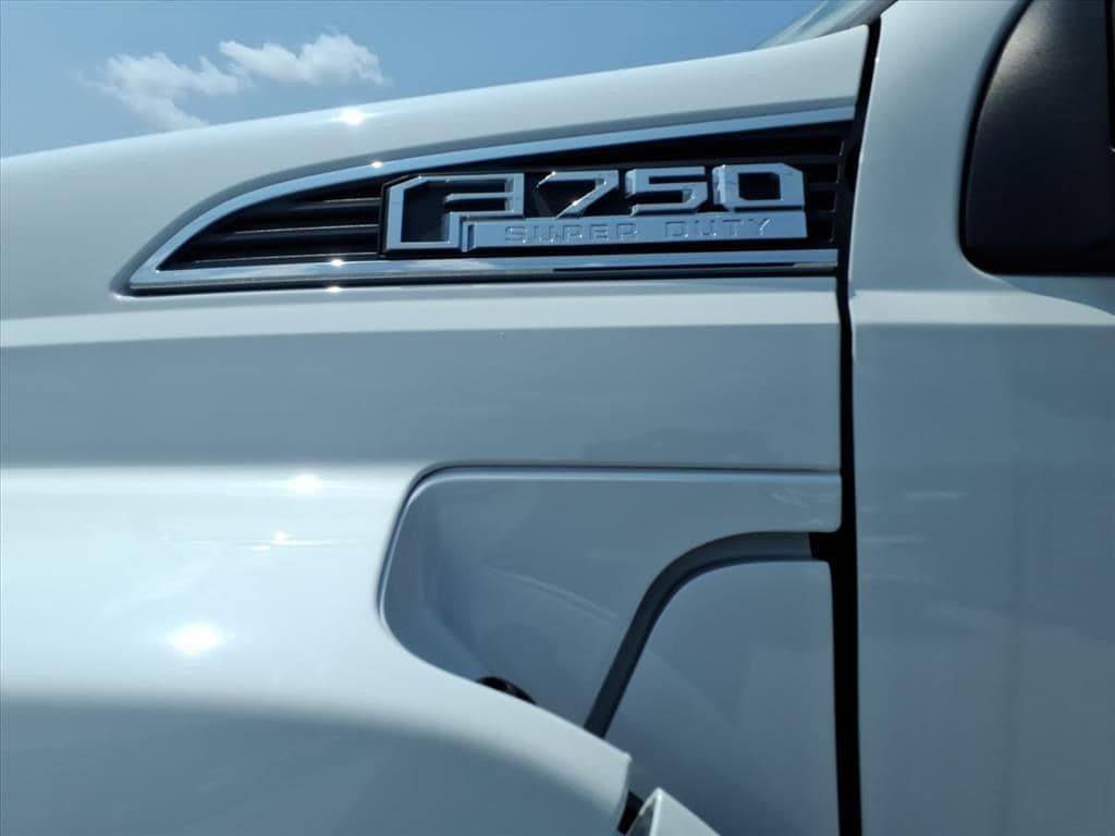 2027 Ford F750 SD image 9