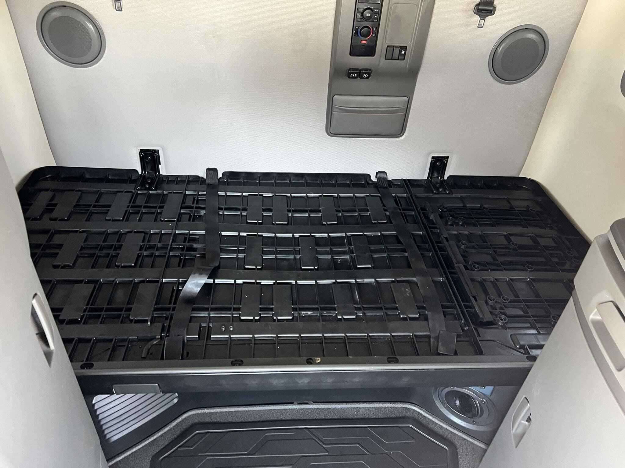 2022 Volvo VNL image 9