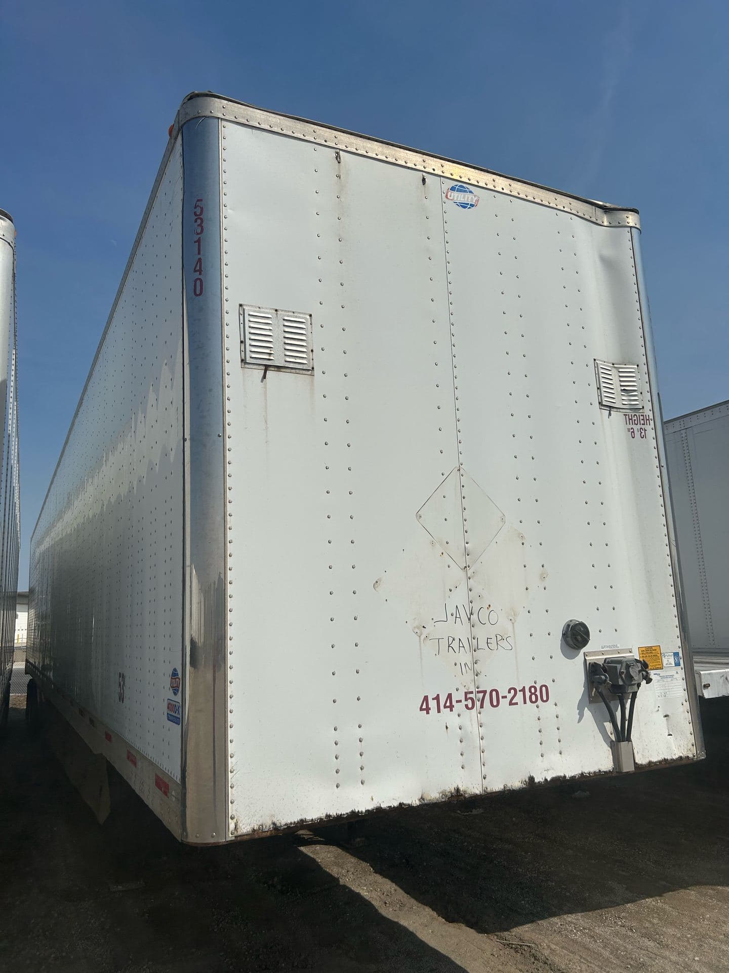 2012 Utility 4000D-X image 2