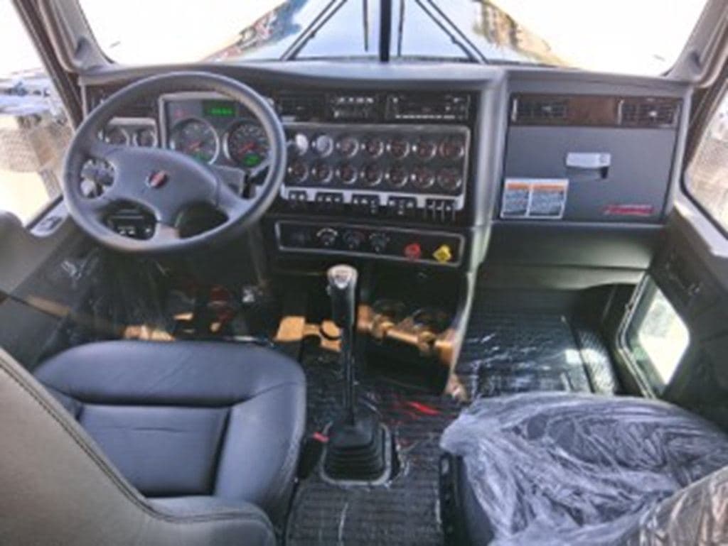 New 2027 KENWORTH W900L image 3