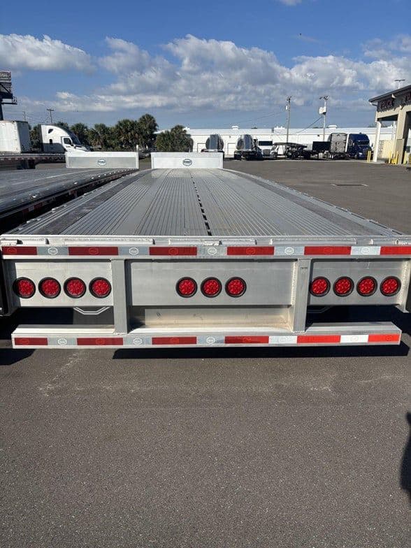 2025 Mac Trailer Mfg 1650 Cft image 3