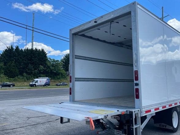 2025 Isuzu NRR image 20