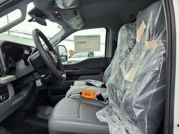 2025 Ford F600 image 11