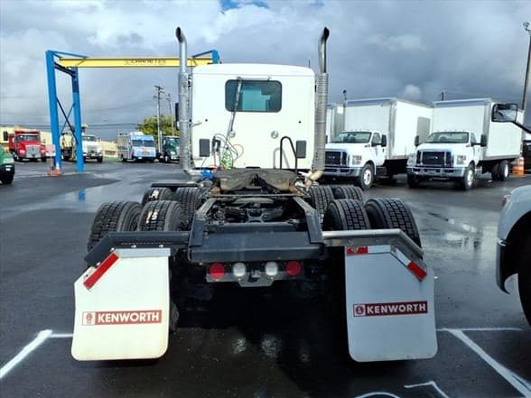 2023 Kenworth T880 image 3